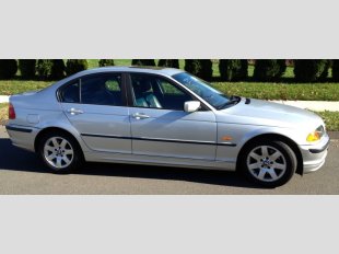 2001 BMW 325  i
