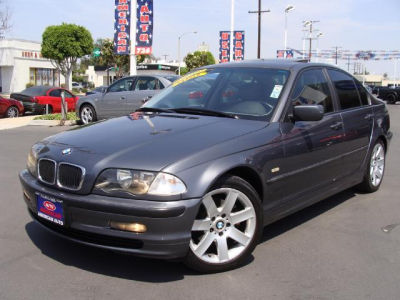 2001 BMW 325  i