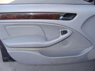 2001 BMW 325 i