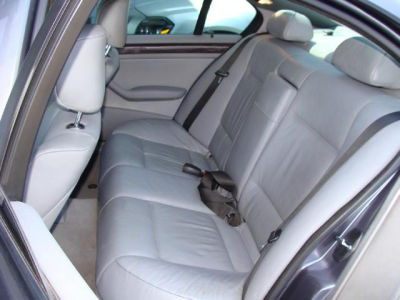 2001 BMW 325 i