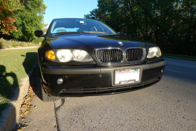 2002 BMW 325  xi