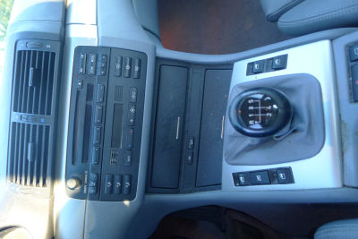 2002 BMW 325 xi
