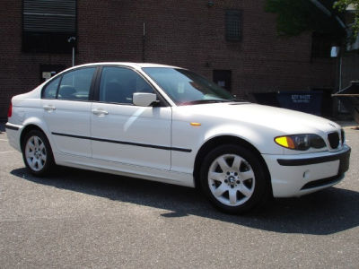 2002 BMW 325  xi
