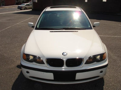 2002 BMW 325  xi