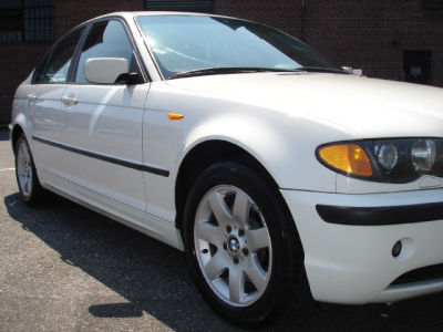 2002 BMW 325  xi