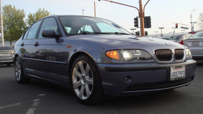 2002 BMW 325  i