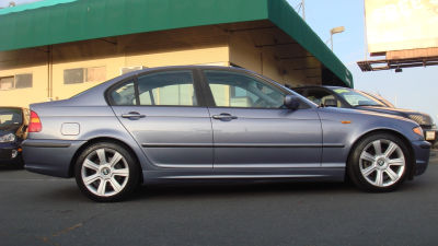 2002 BMW 325  i