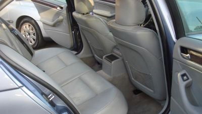 2002 BMW 325  i