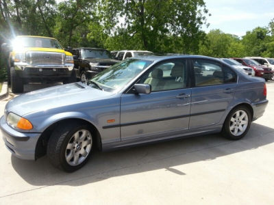 2001 BMW 325 i