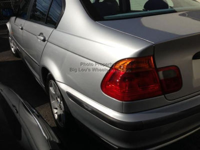2001 BMW 325  i