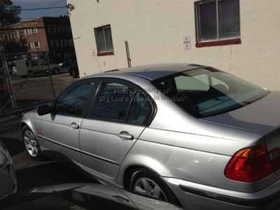 2001 BMW 325  i