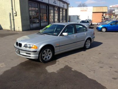2001 BMW 325 i