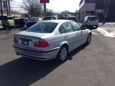 2001 BMW 325 i