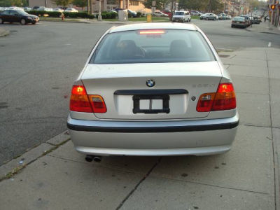 2002 BMW 325 xi