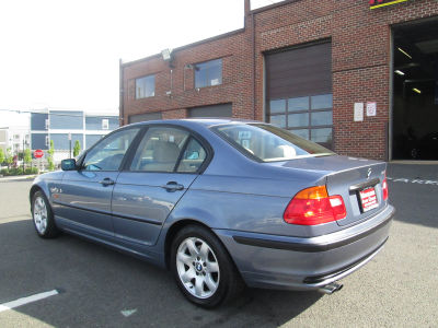 2001 BMW 325 i