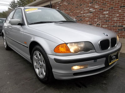 2001 BMW 325  i