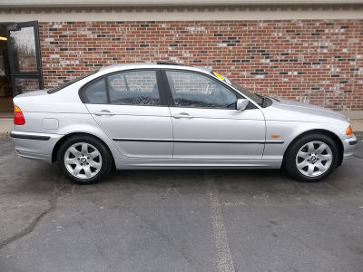 2001 BMW 325  i