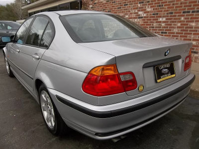 2001 BMW 325  i