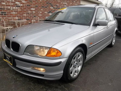 2001 BMW 325  i