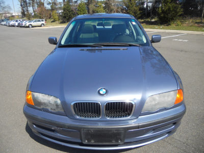 2001 BMW 325  xi