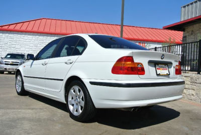 2003 BMW 325  i