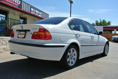 2003 BMW 325  i