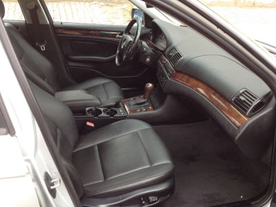 2004 BMW 325  i