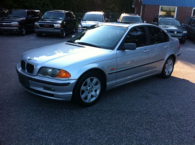 2001 BMW 325  i