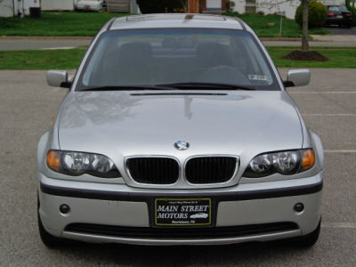 2002 BMW 325  i