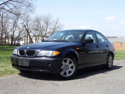 2004 BMW 325  xi