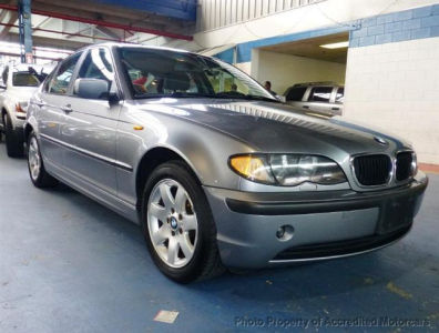 2004 BMW 325  xi