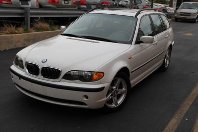 2002 BMW 325  iT