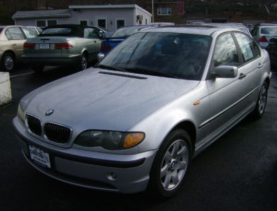 2002 BMW 325  xi