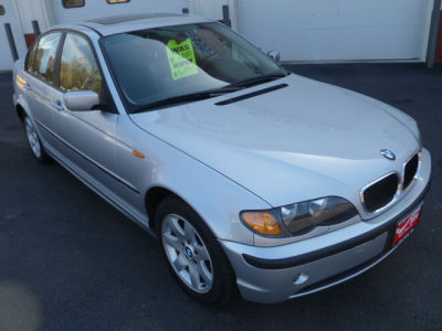 2004 BMW 325  xi