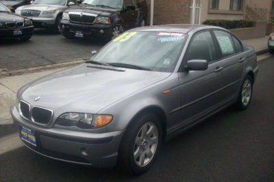 2003 BMW 325  i