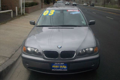 2003 BMW 325  i