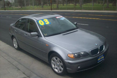 2003 BMW 325  i