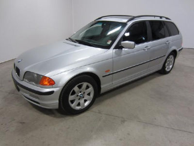 2001 BMW 325  i