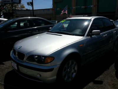 2004 BMW 325  i