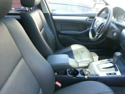 2004 BMW 325  i