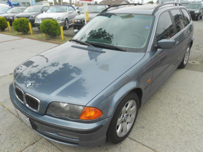 2001 BMW 325  i