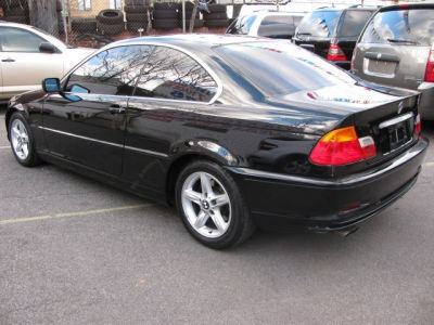 2001 BMW 325  Ci