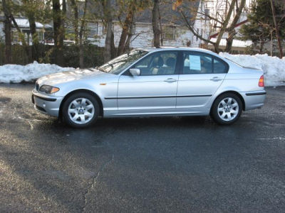 2005 BMW 325  i