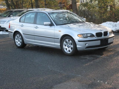 2005 BMW 325  i