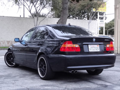 2004 BMW 325  i