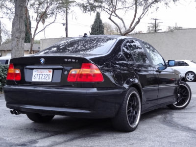 2004 BMW 325  i
