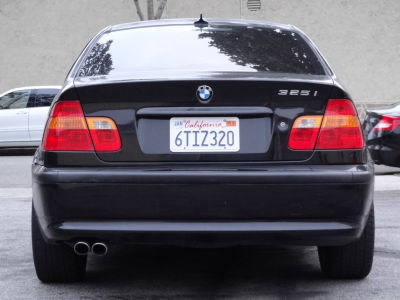 2004 BMW 325  i