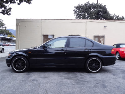 2004 BMW 325  i