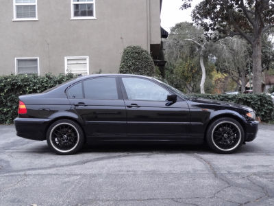 2004 BMW 325  i