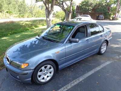 2002 BMW 325  i